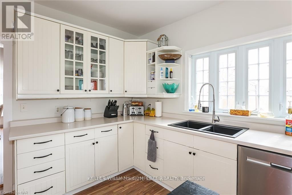 3727 West Main Street, Fort Erie, Ontario  L0S 1S0 - Photo 6 - X12337463