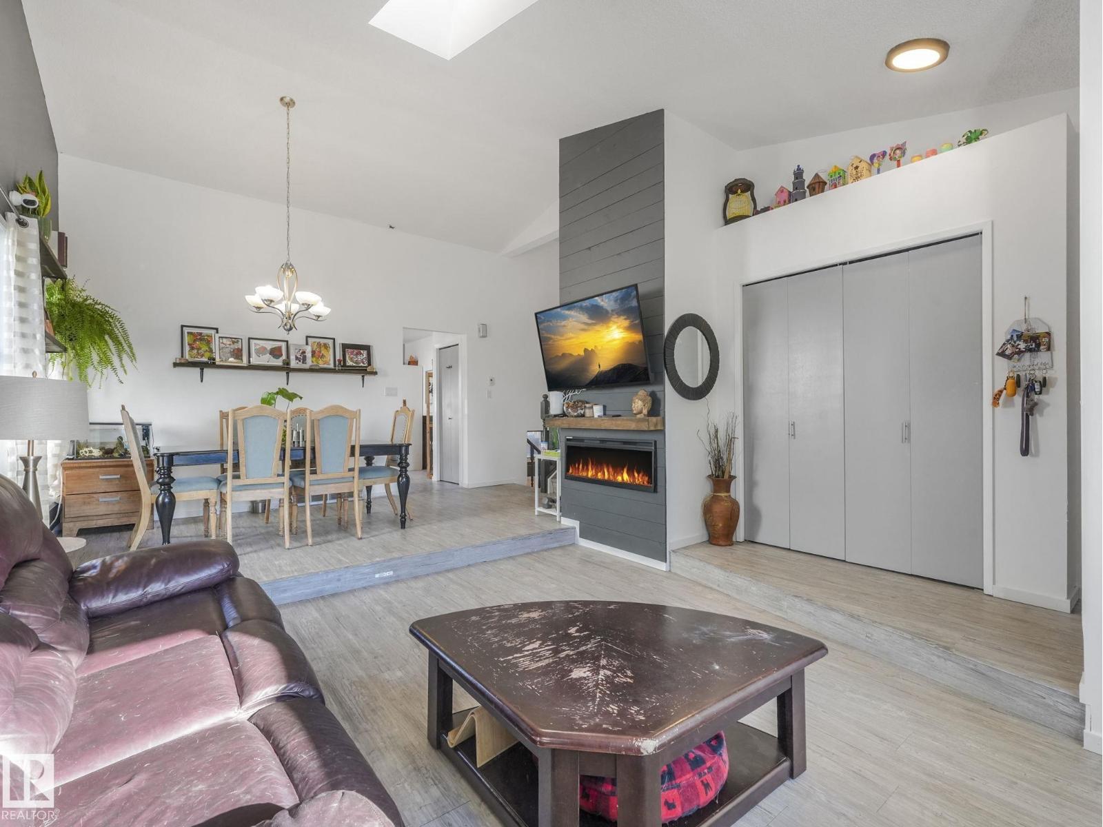 9824 164 Av Nw, Edmonton, Alberta  T5X 5H6 - Photo 3 - E4462521