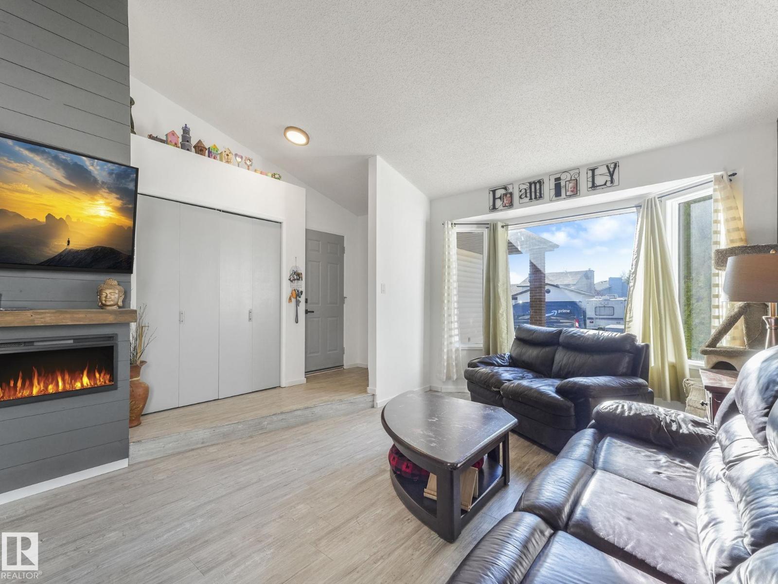 9824 164 Av Nw, Edmonton, Alberta  T5X 5H6 - Photo 5 - E4462521