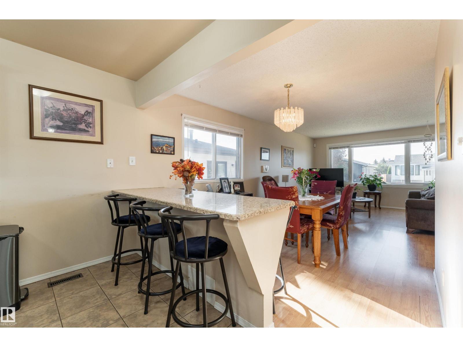 4906 31 Av Nw, Edmonton, Alberta  T6L 5H6 - Photo 13 - E4462522