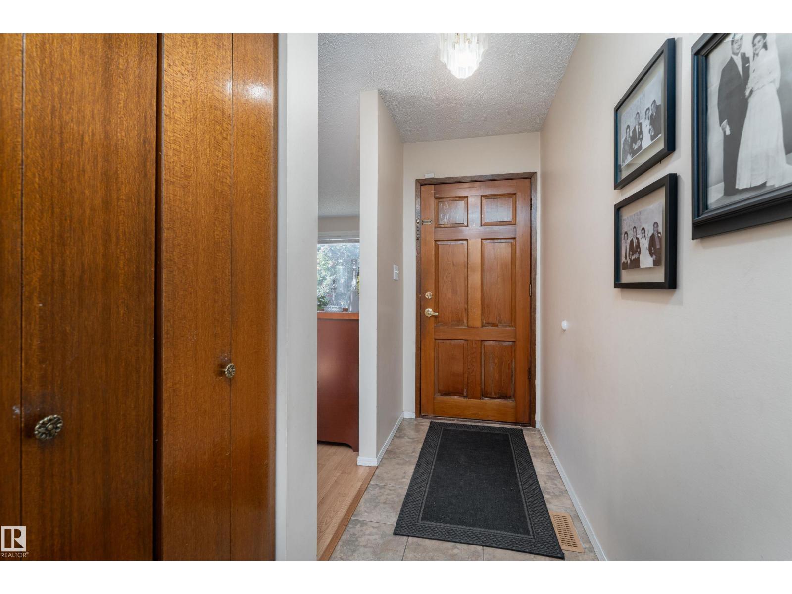 4906 31 Av Nw, Edmonton, Alberta  T6L 5H6 - Photo 2 - E4462522