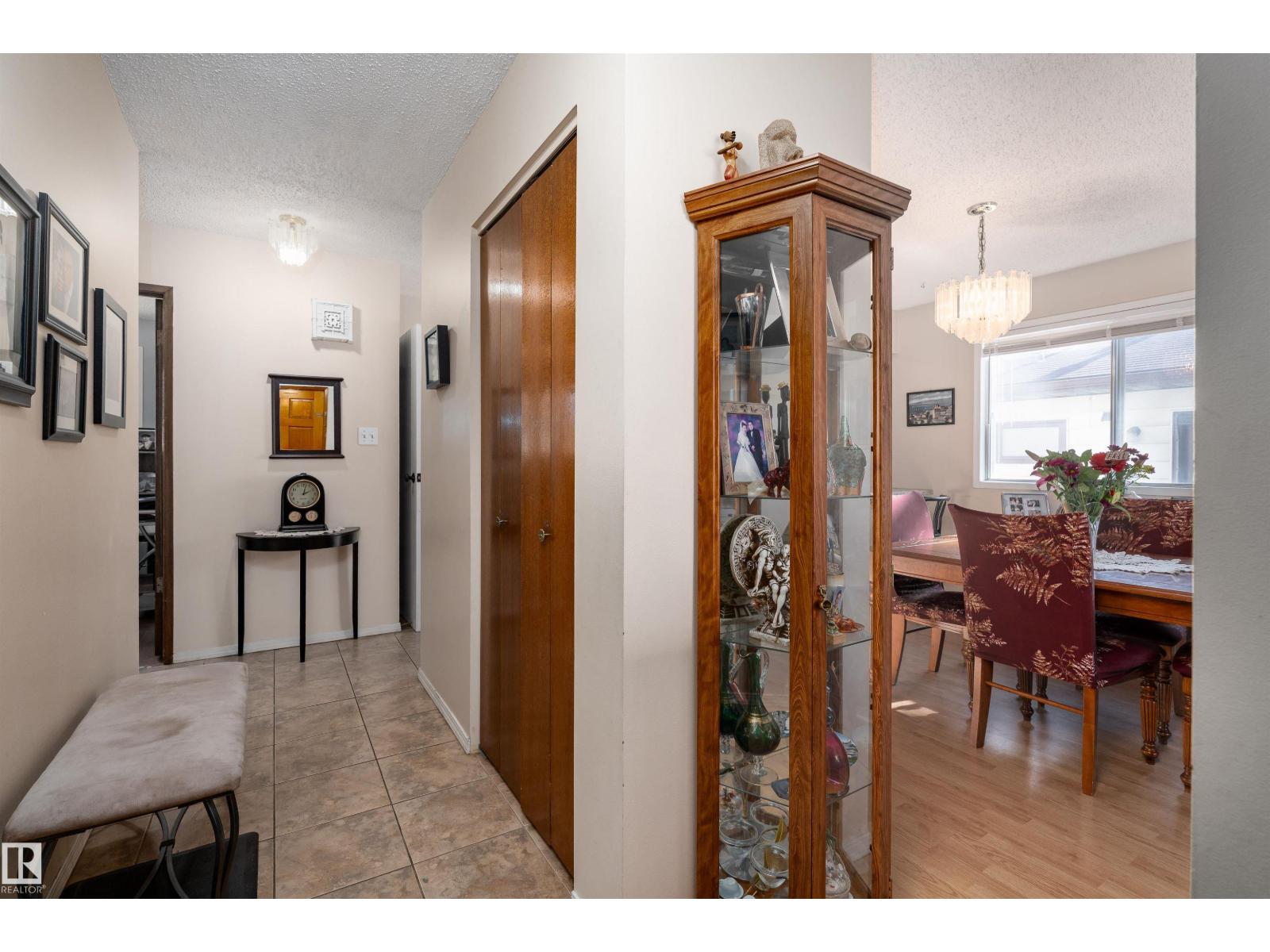 4906 31 Av Nw, Edmonton, Alberta  T6L 5H6 - Photo 3 - E4462522
