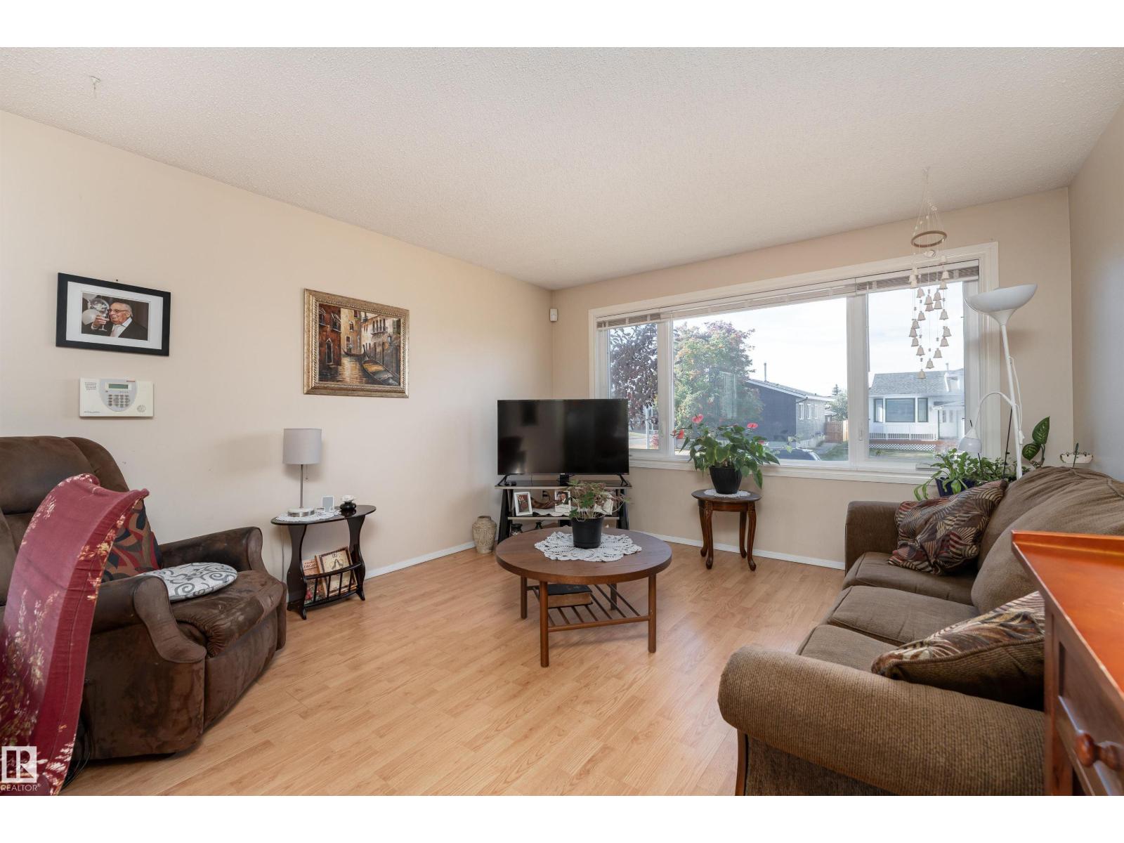 4906 31 Av Nw, Edmonton, Alberta  T6L 5H6 - Photo 4 - E4462522
