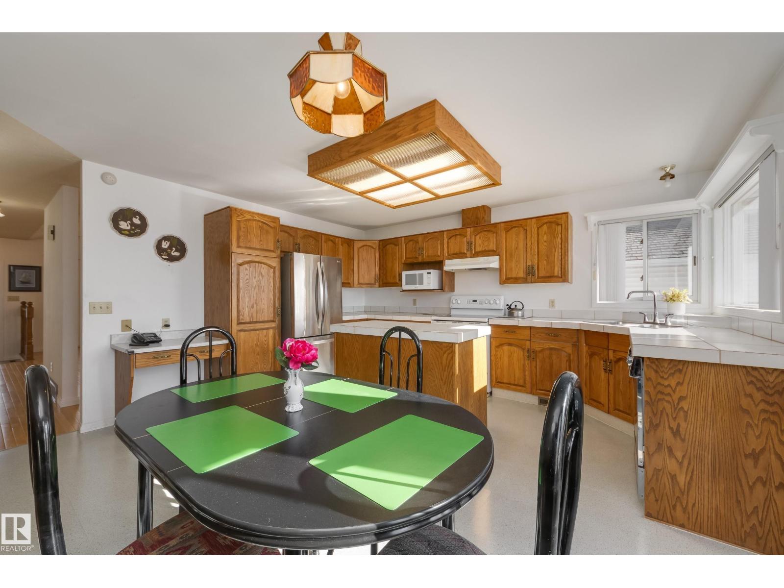 10315 154 Av Nw, Edmonton, Alberta  T5X 5R1 - Photo 13 - E4462528