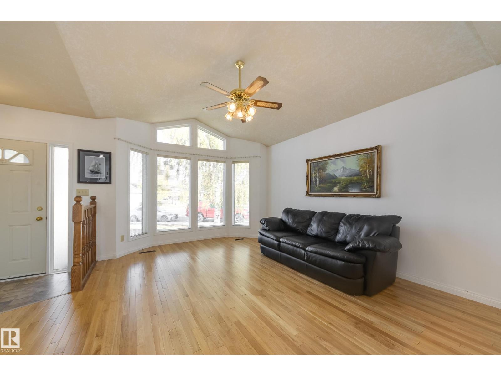 10315 154 Av Nw, Edmonton, Alberta  T5X 5R1 - Photo 4 - E4462528