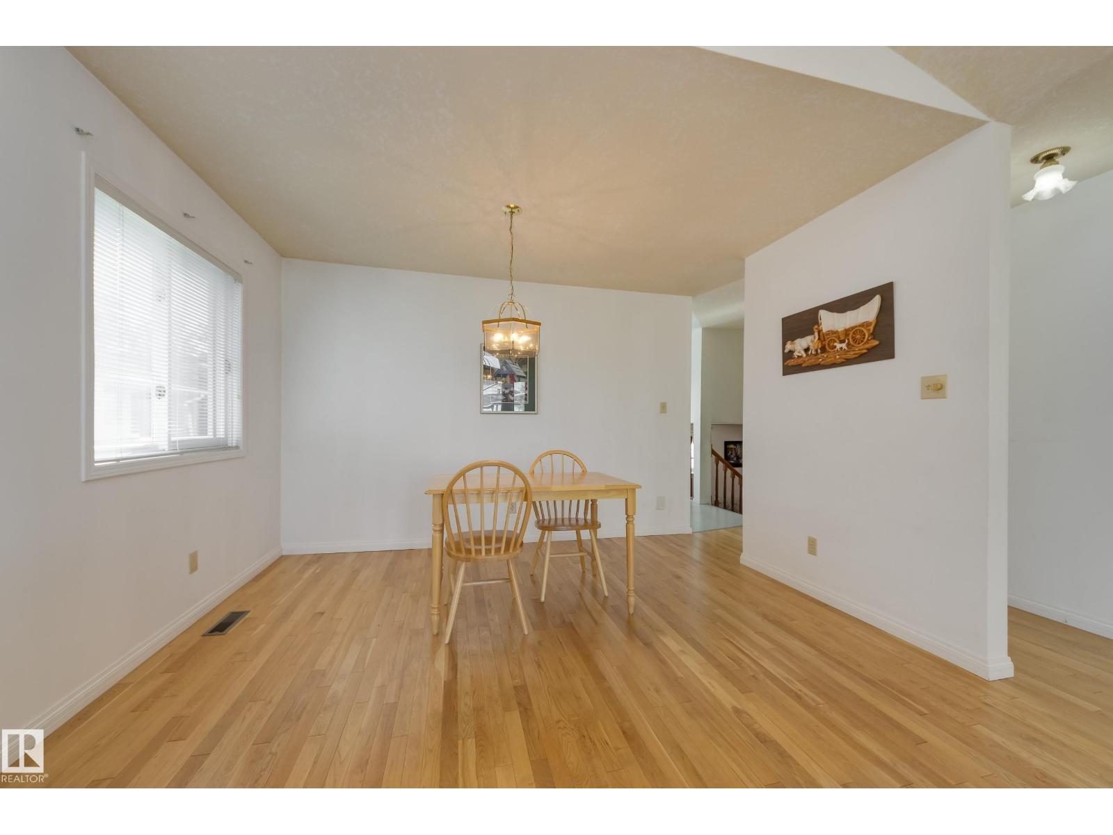 10315 154 Av Nw, Edmonton, Alberta  T5X 5R1 - Photo 6 - E4462528