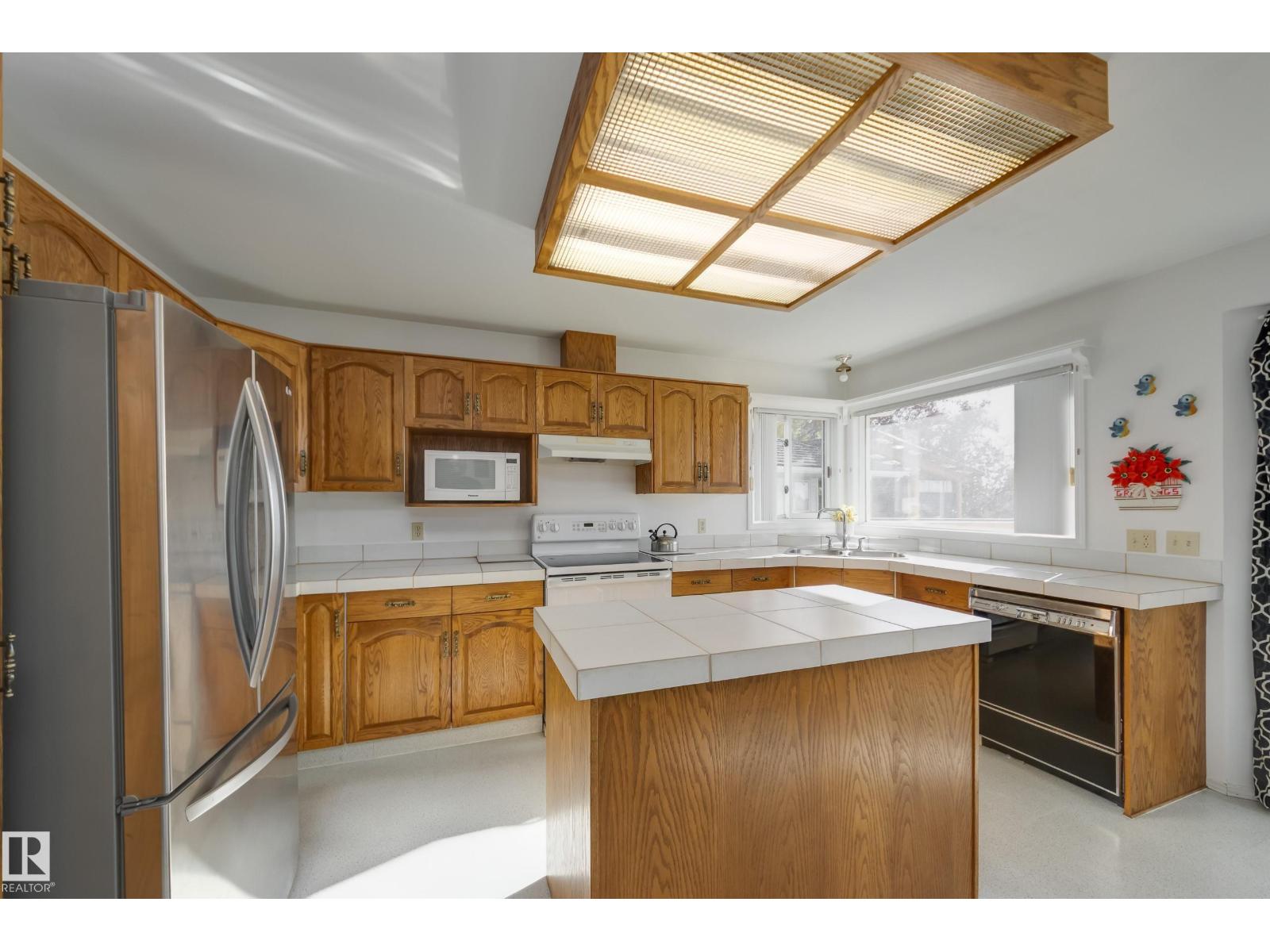 10315 154 Av Nw, Edmonton, Alberta  T5X 5R1 - Photo 9 - E4462528