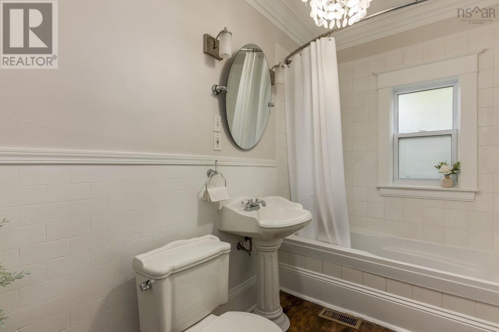 540 St Margarets Bay Road, Halifax, Nova Scotia  B3N 1K5 - Photo 12 - 202523928