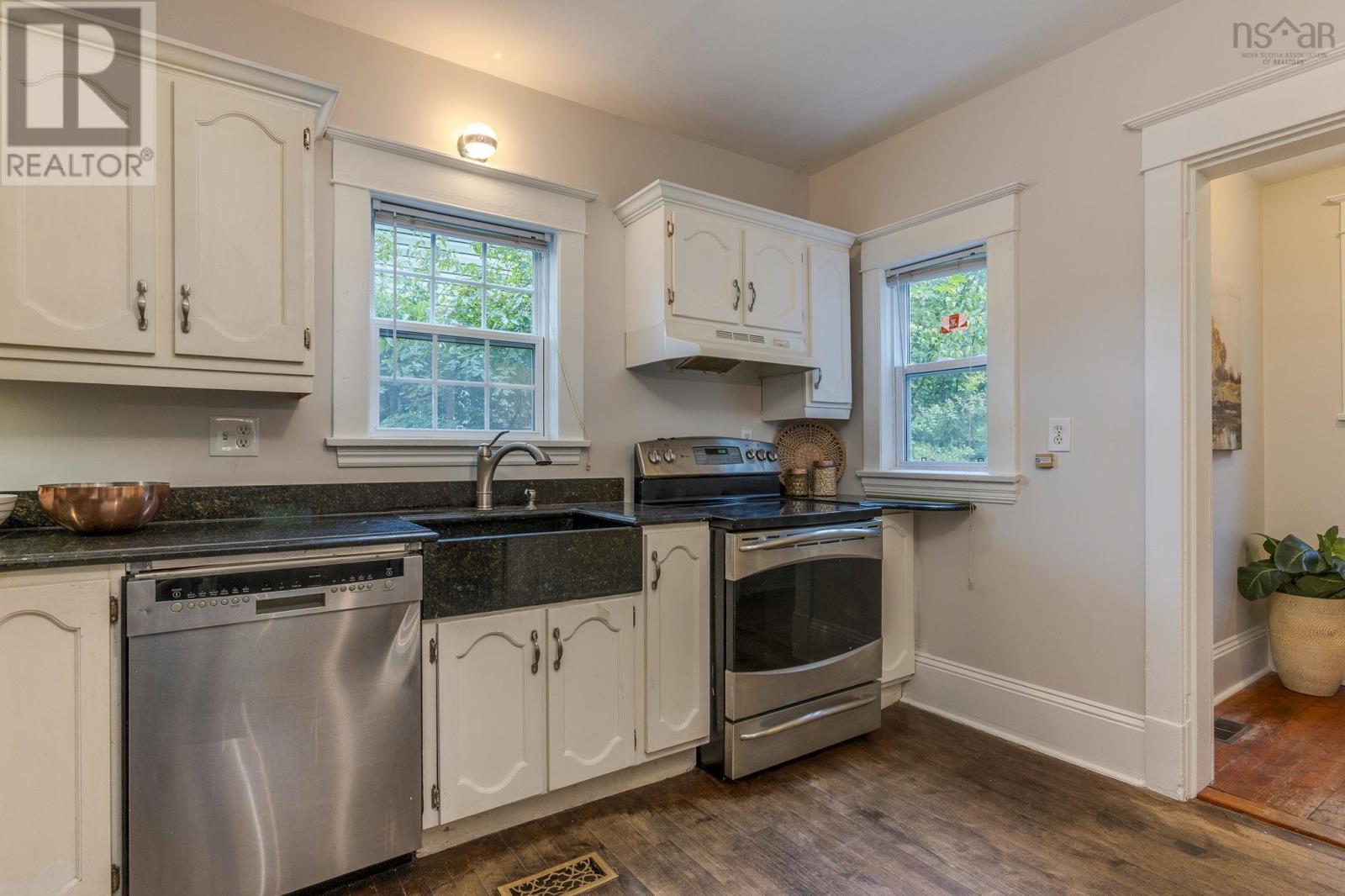540 St Margarets Bay Road, Halifax, Nova Scotia  B3N 1K5 - Photo 8 - 202523928