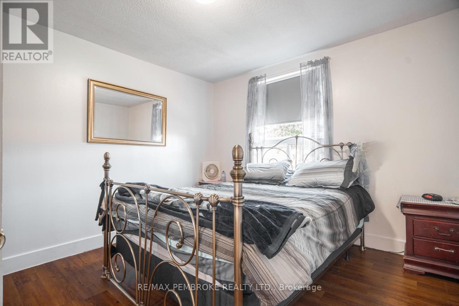 255 Mckenzie Avenue, Pembroke, Ontario  K8A 3V8 - Photo 13 - X12468703