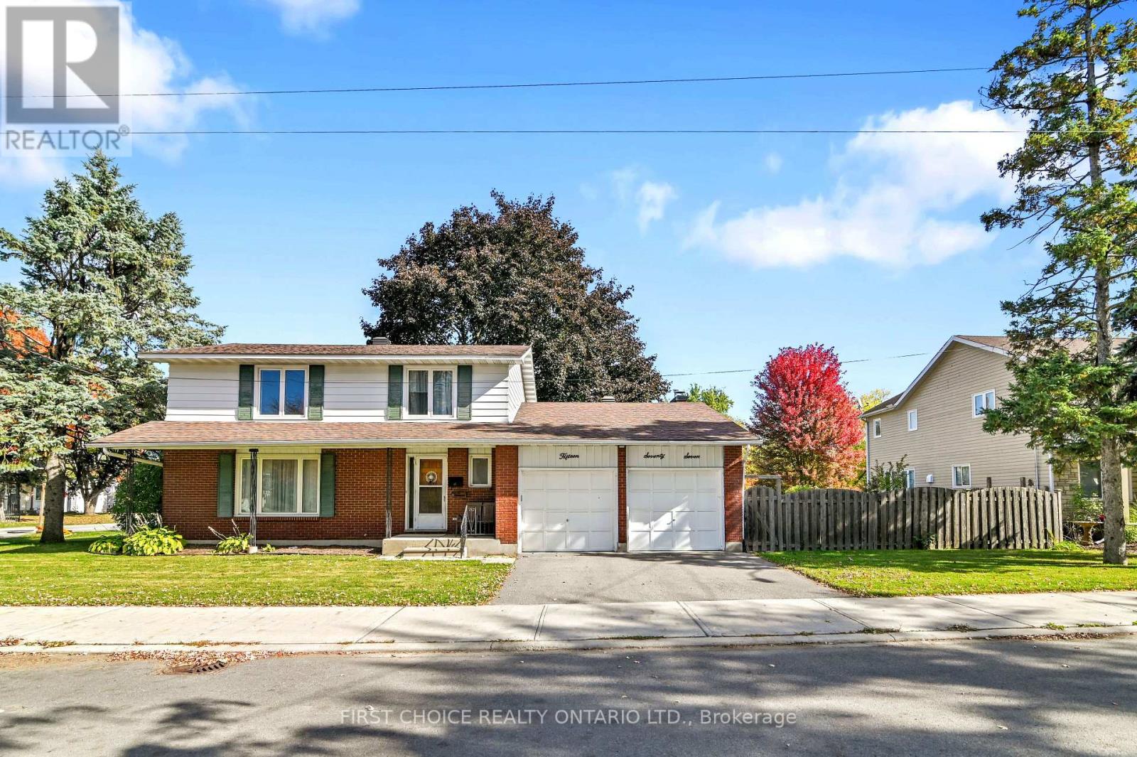 1577 CLAYMOR AVENUE, Ottawa, ON K2C 1T4