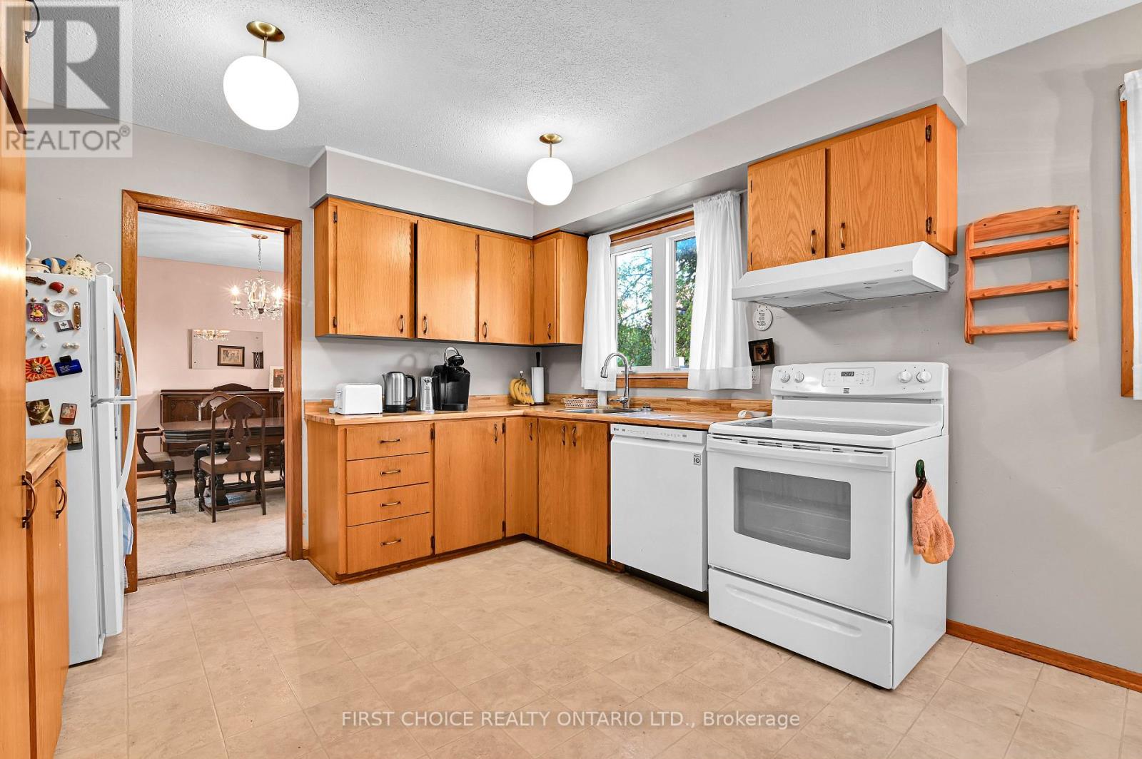 1577 Claymor Avenue, Ottawa, Ontario  K2C 1T4 - Photo 11 - X12468708