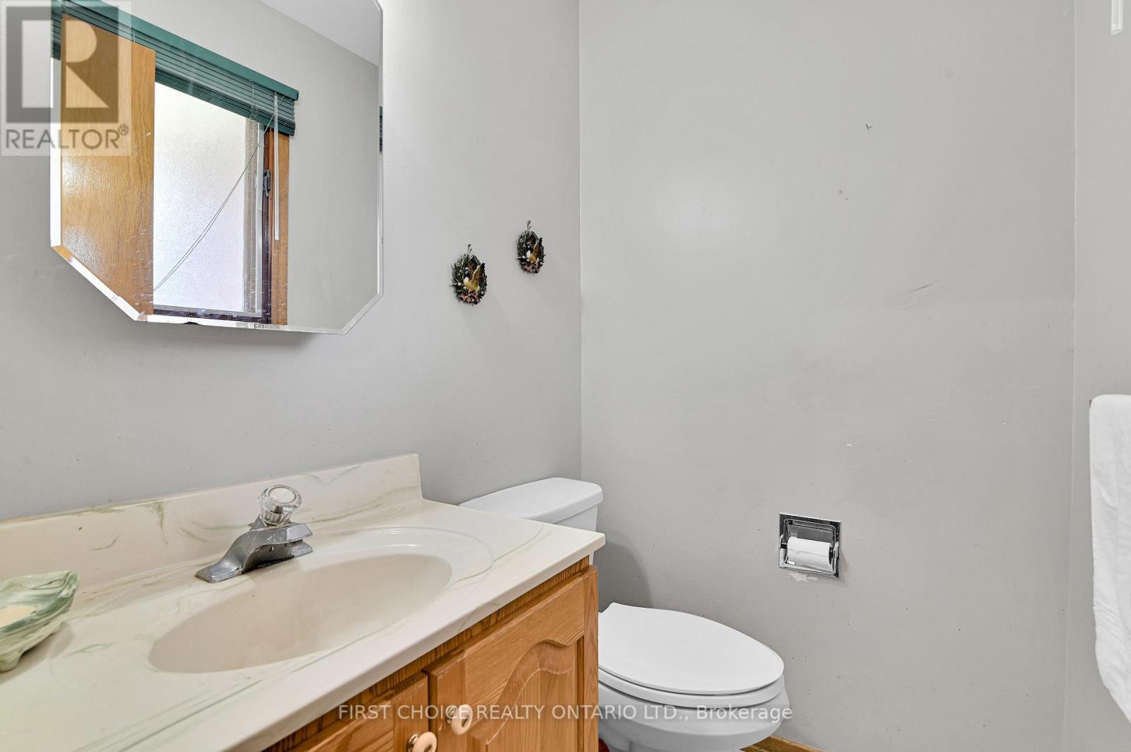 1577 Claymor Avenue, Ottawa, Ontario  K2C 1T4 - Photo 6 - X12468708