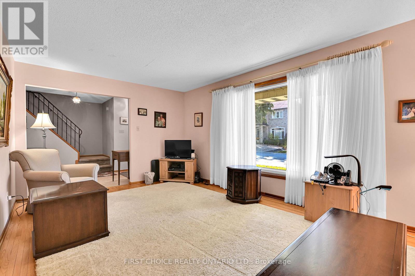 1577 Claymor Avenue, Ottawa, Ontario  K2C 1T4 - Photo 9 - X12468708