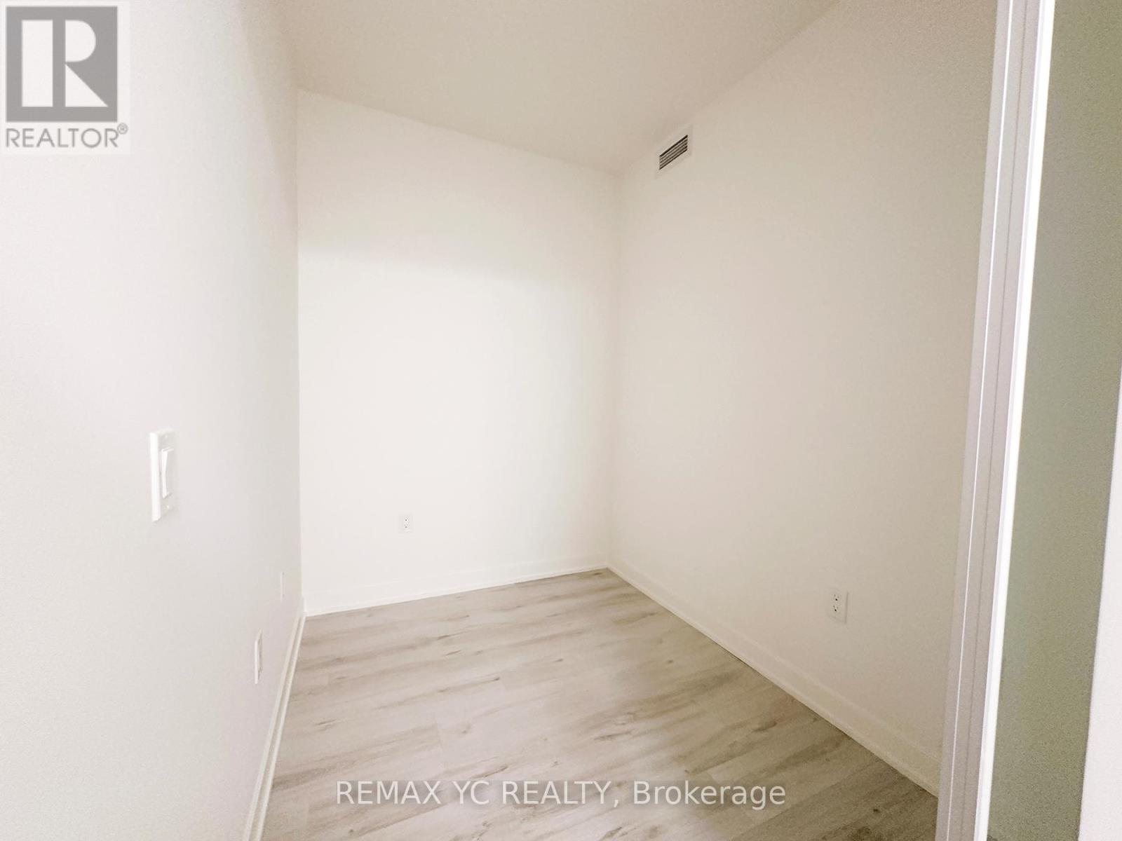 302 - 120 Broadway Avenue, Toronto, Ontario  M4P 1V6 - Photo 5 - C12468594
