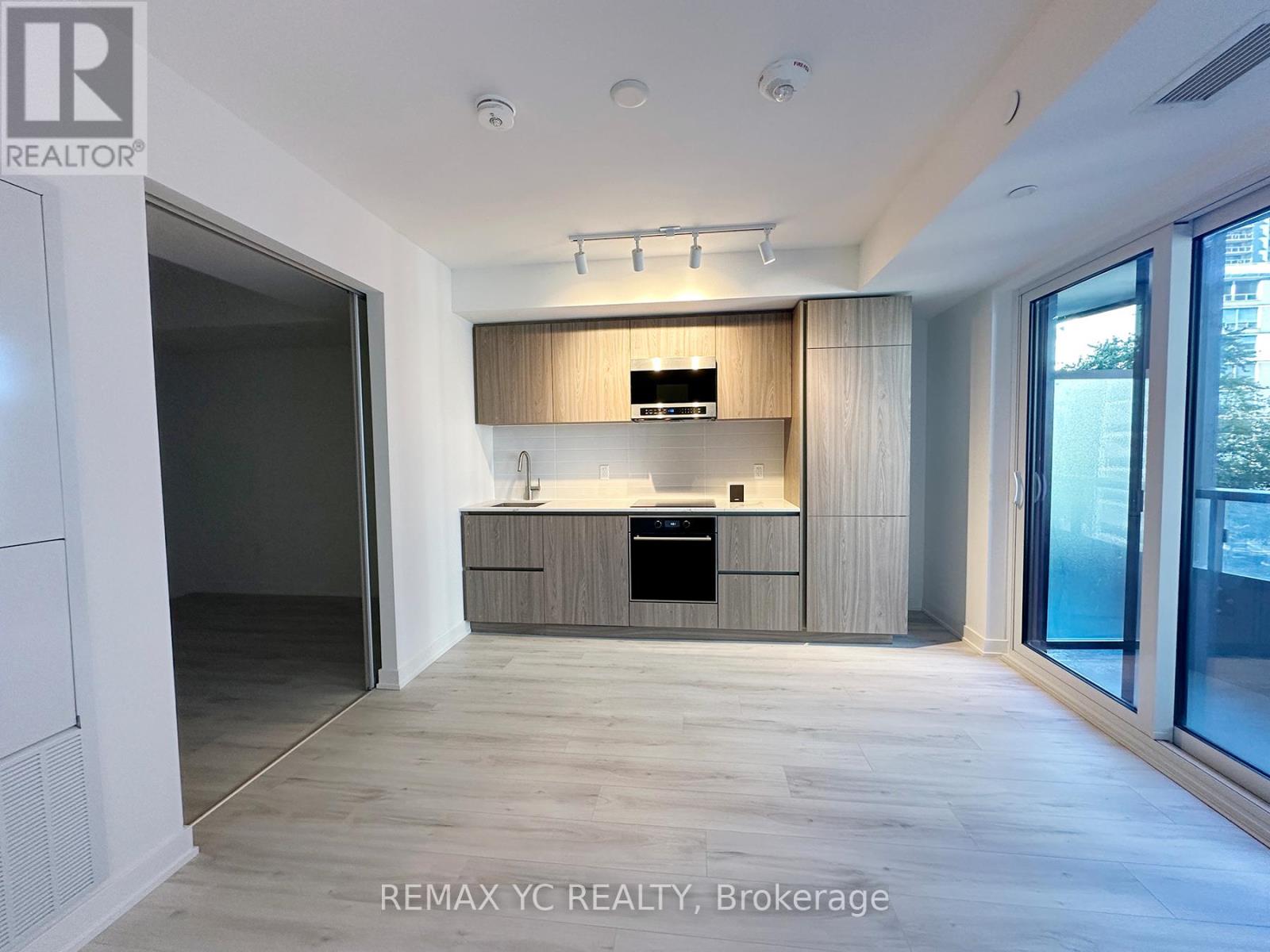 302 - 120 Broadway Avenue, Toronto, Ontario  M4P 1V6 - Photo 8 - C12468594
