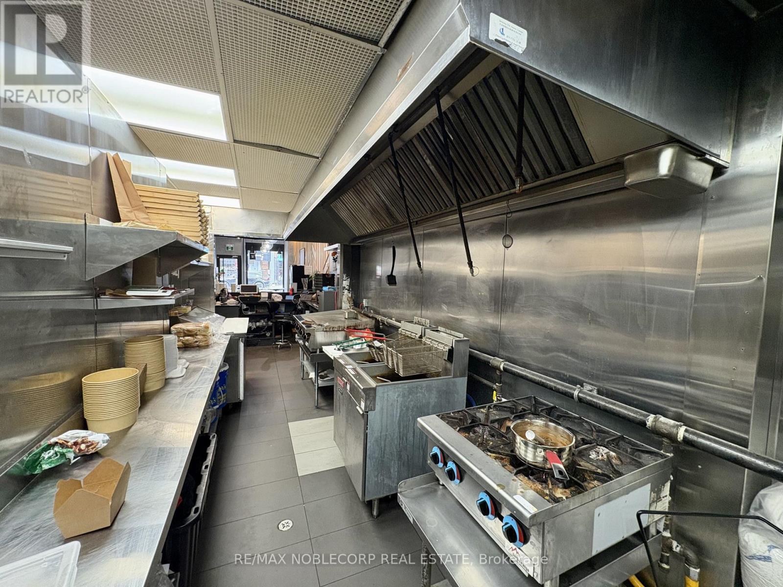 671 Queen Street W, Toronto, Ontario  M6J 1E6 - Photo 7 - C12468625
