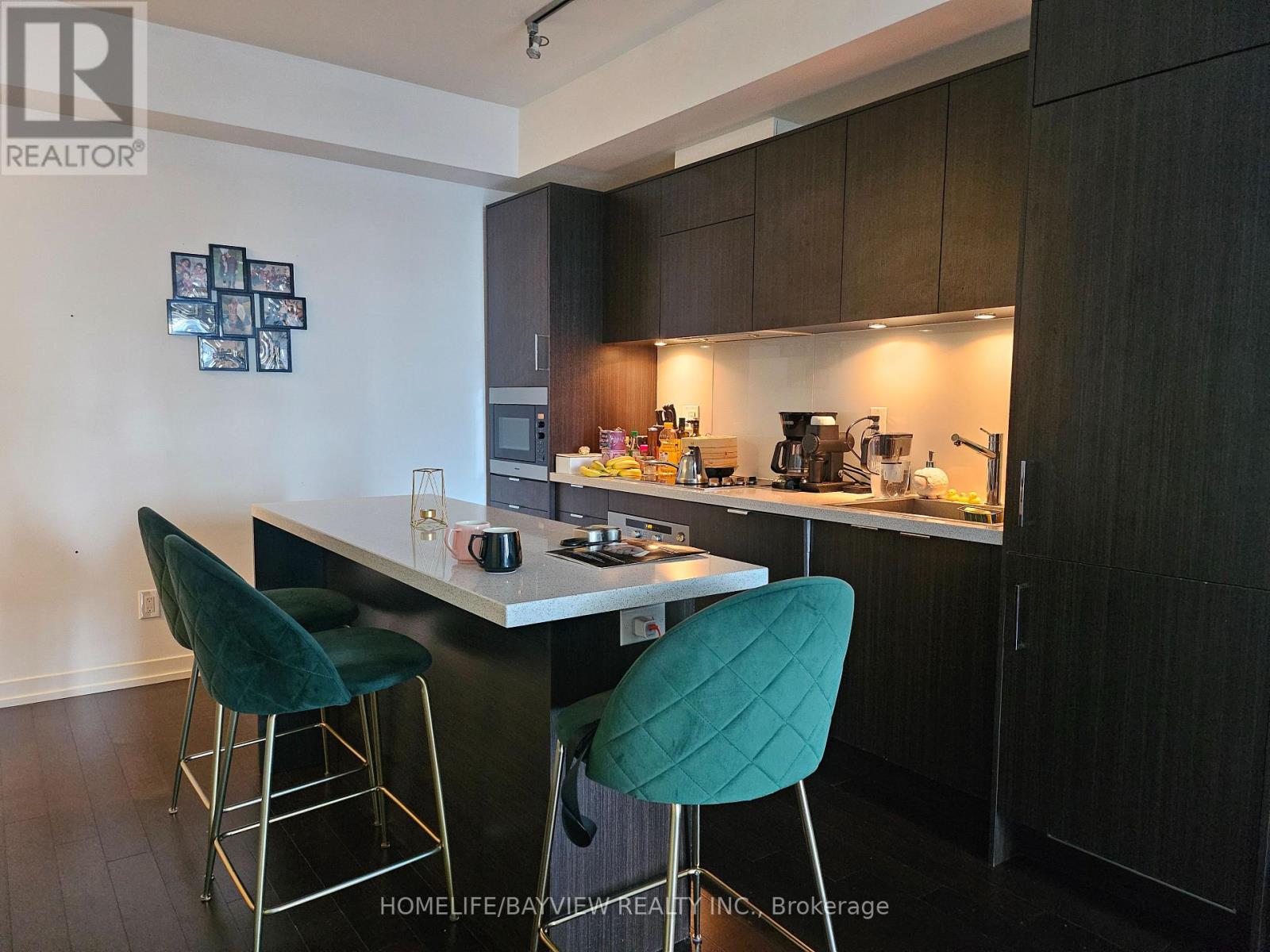 1810 - 21 Widmer Street, Toronto, Ontario  M5V 2E8 - Photo 10 - C12468653