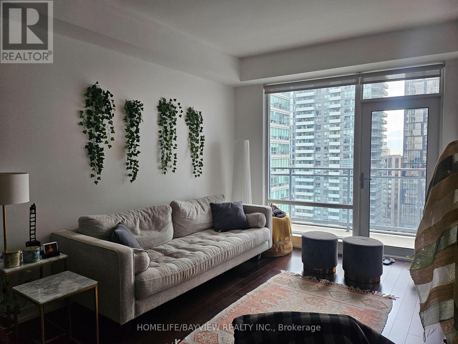 1810 - 21 Widmer Street, Toronto, Ontario  M5V 2E8 - Photo 11 - C12468653