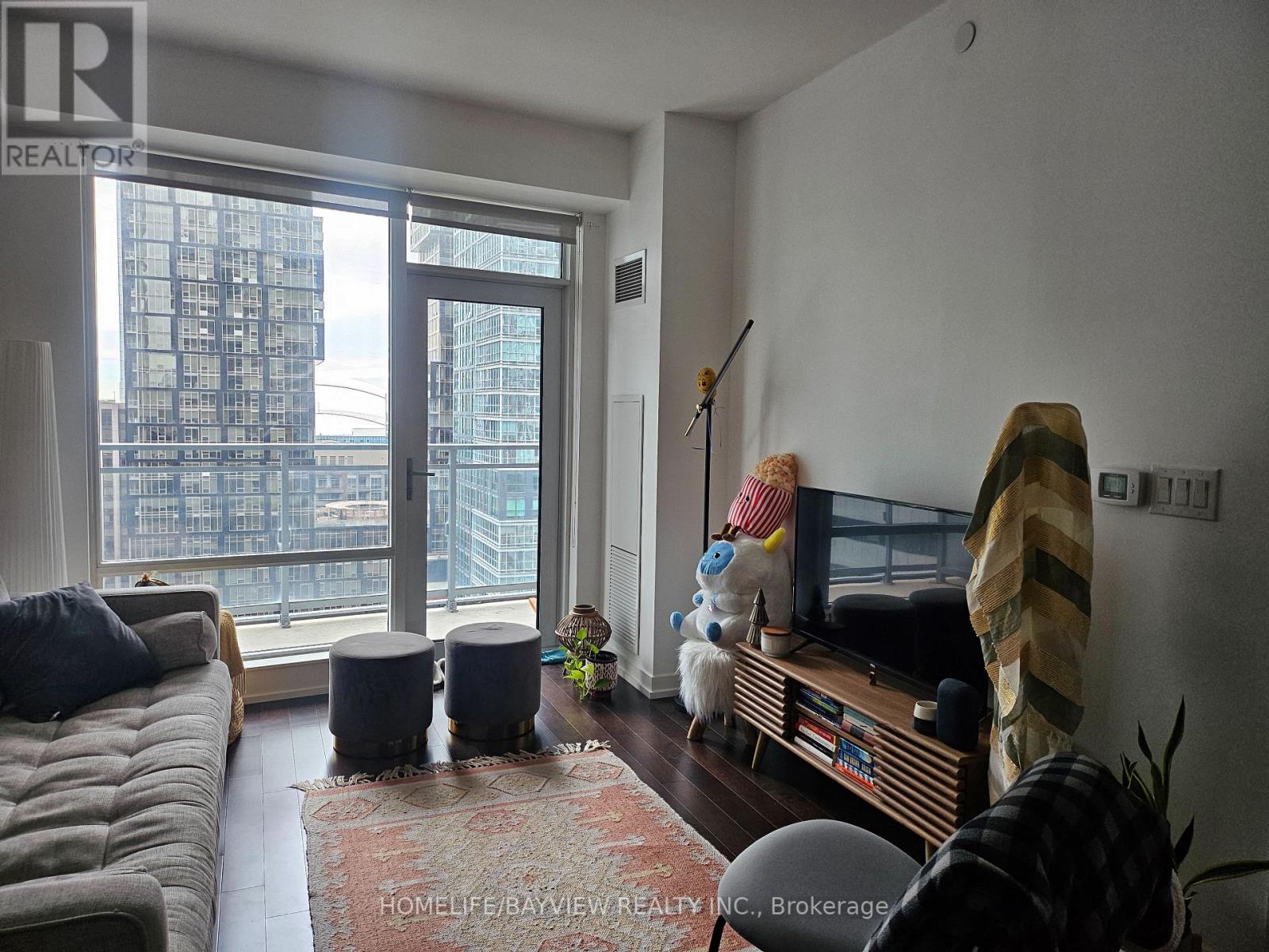 1810 - 21 Widmer Street, Toronto, Ontario  M5V 2E8 - Photo 12 - C12468653