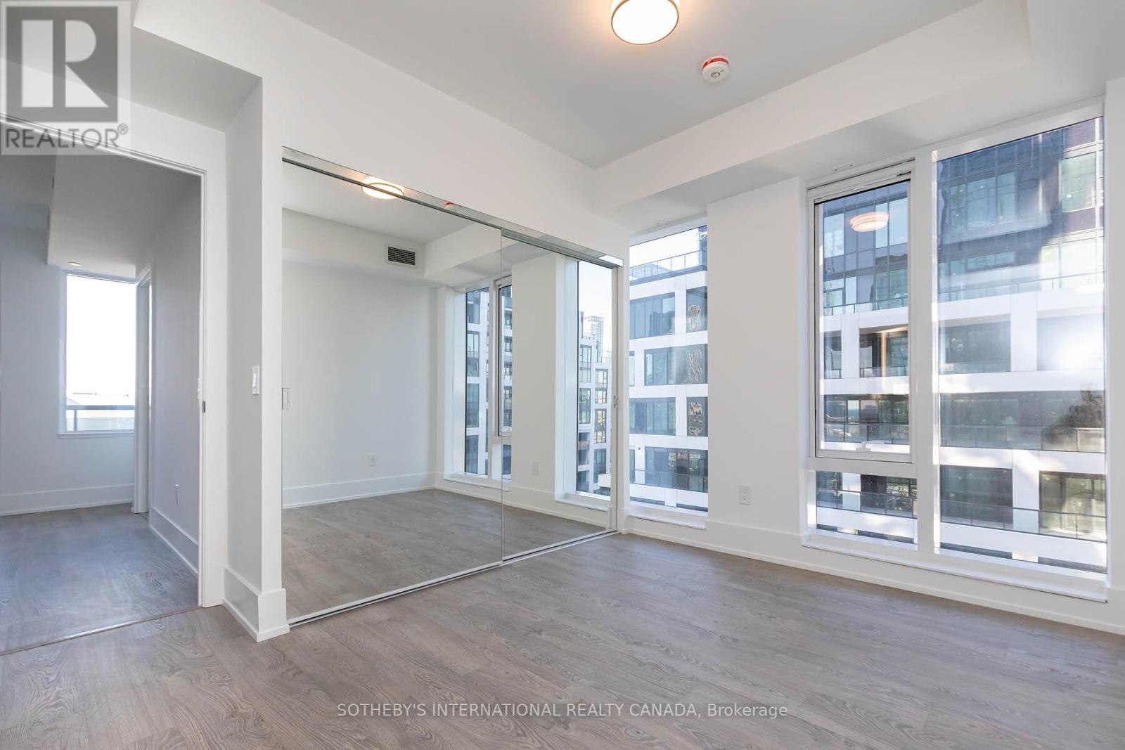 1004 - 480 Front Street W, Toronto, Ontario  M5V 0V6 - Photo 11 - C12468678