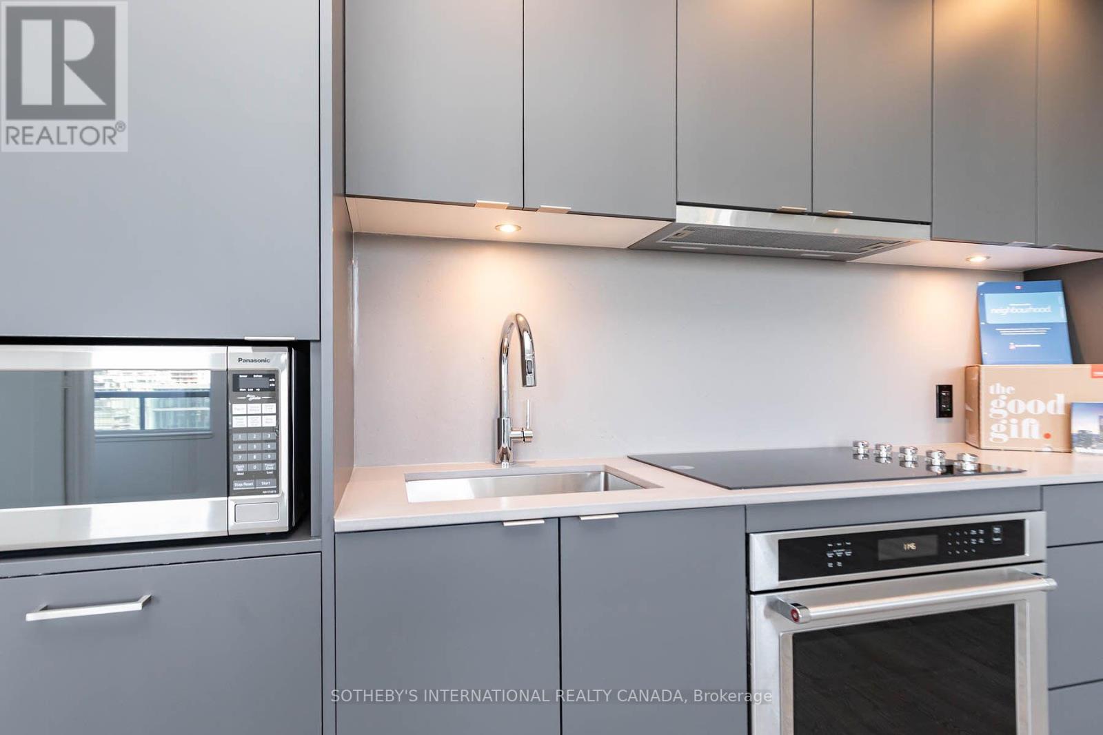 1004 - 480 Front Street W, Toronto, Ontario  M5V 0V6 - Photo 8 - C12468678