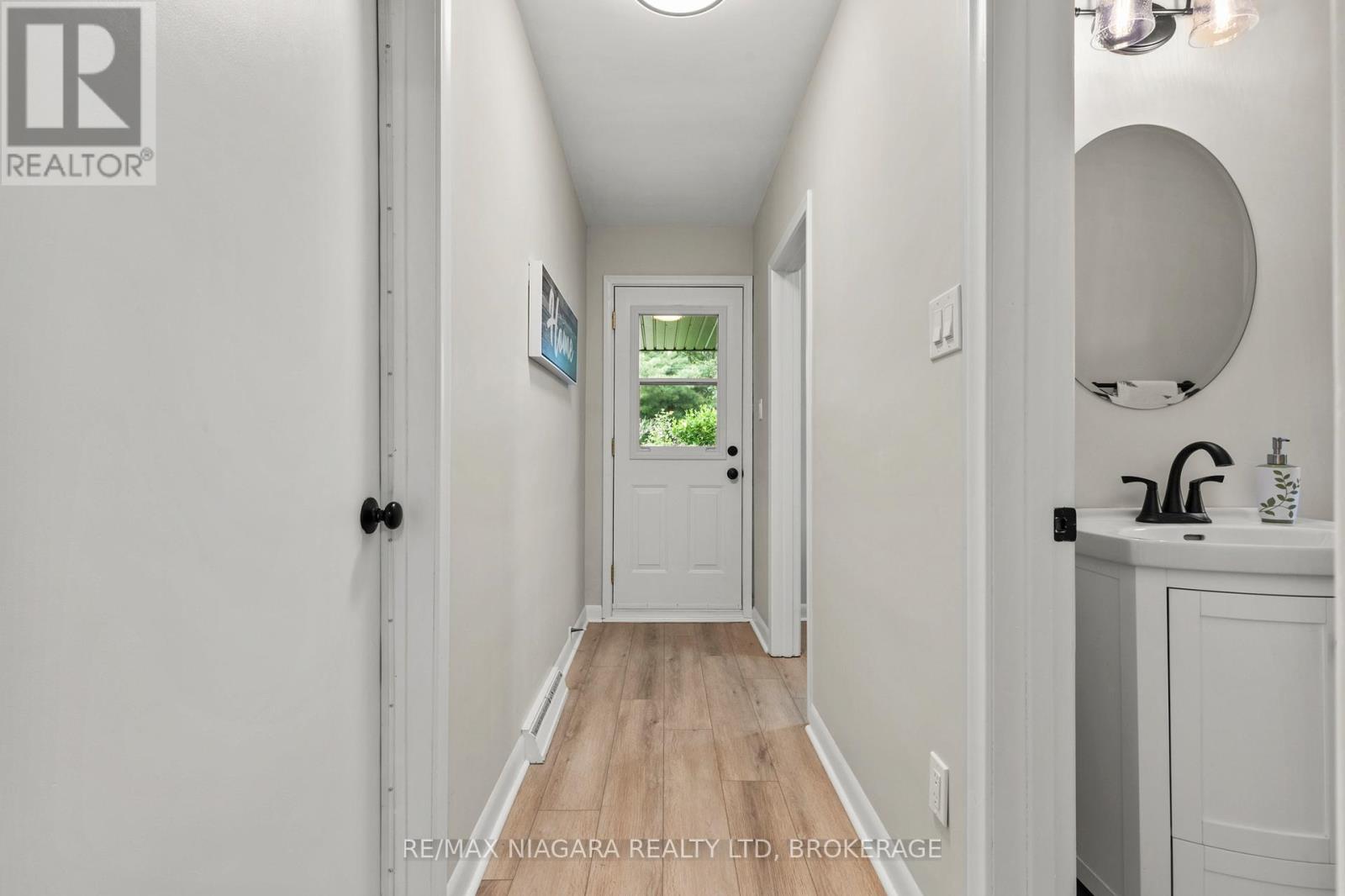 27 Daleview Crescent, Pelham, Ontario  L0S 1E0 - Photo 30 - X12468748