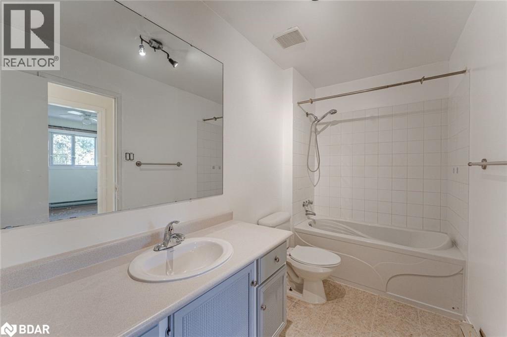 21 Evergreen Court Unit# 7, Barrie, Ontario  L4N 6W8 - Photo 8 - 40780180