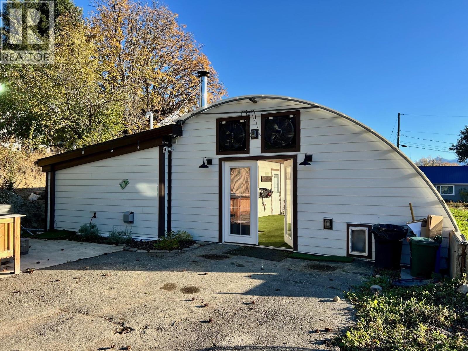 Creston House for sale:  2 bedroom 600 sq.ft. (Listed 2025-10-17)