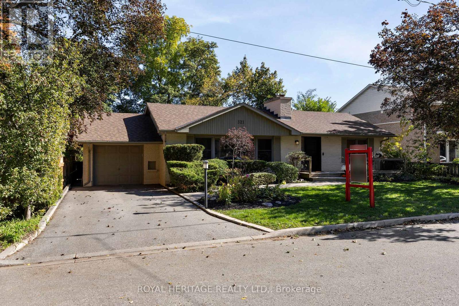 321 Centre Street N, Whitby, Ontario  L1N 4T3 - Photo 2 - E12468681