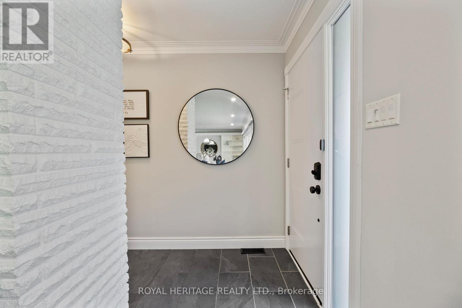 321 Centre Street N, Whitby, Ontario  L1N 4T3 - Photo 4 - E12468681