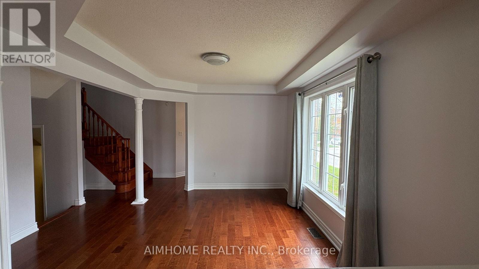 90 Briarhall Crescent, Markham, Ontario  L6C 2C7 - Photo 10 - N12468663