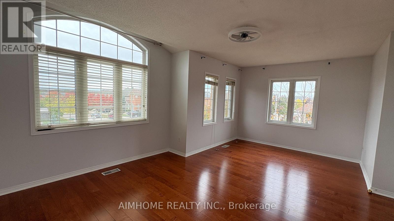 90 Briarhall Crescent, Markham, Ontario  L6C 2C7 - Photo 14 - N12468663