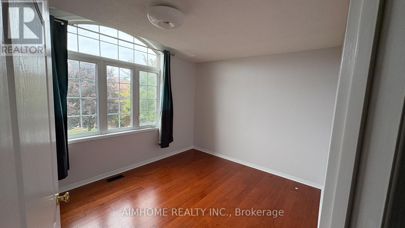 90 Briarhall Crescent, Markham, Ontario  L6C 2C7 - Photo 15 - N12468663