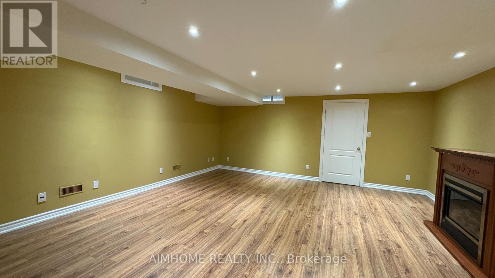 90 Briarhall Crescent, Markham, Ontario  L6C 2C7 - Photo 22 - N12468663