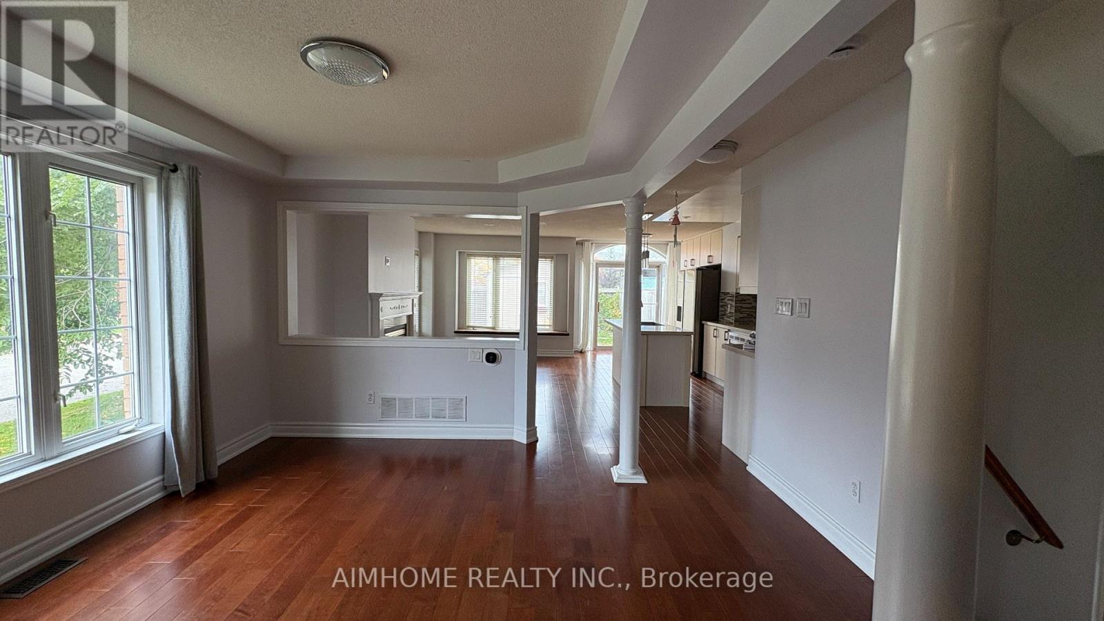 90 Briarhall Crescent, Markham, Ontario  L6C 2C7 - Photo 5 - N12468663