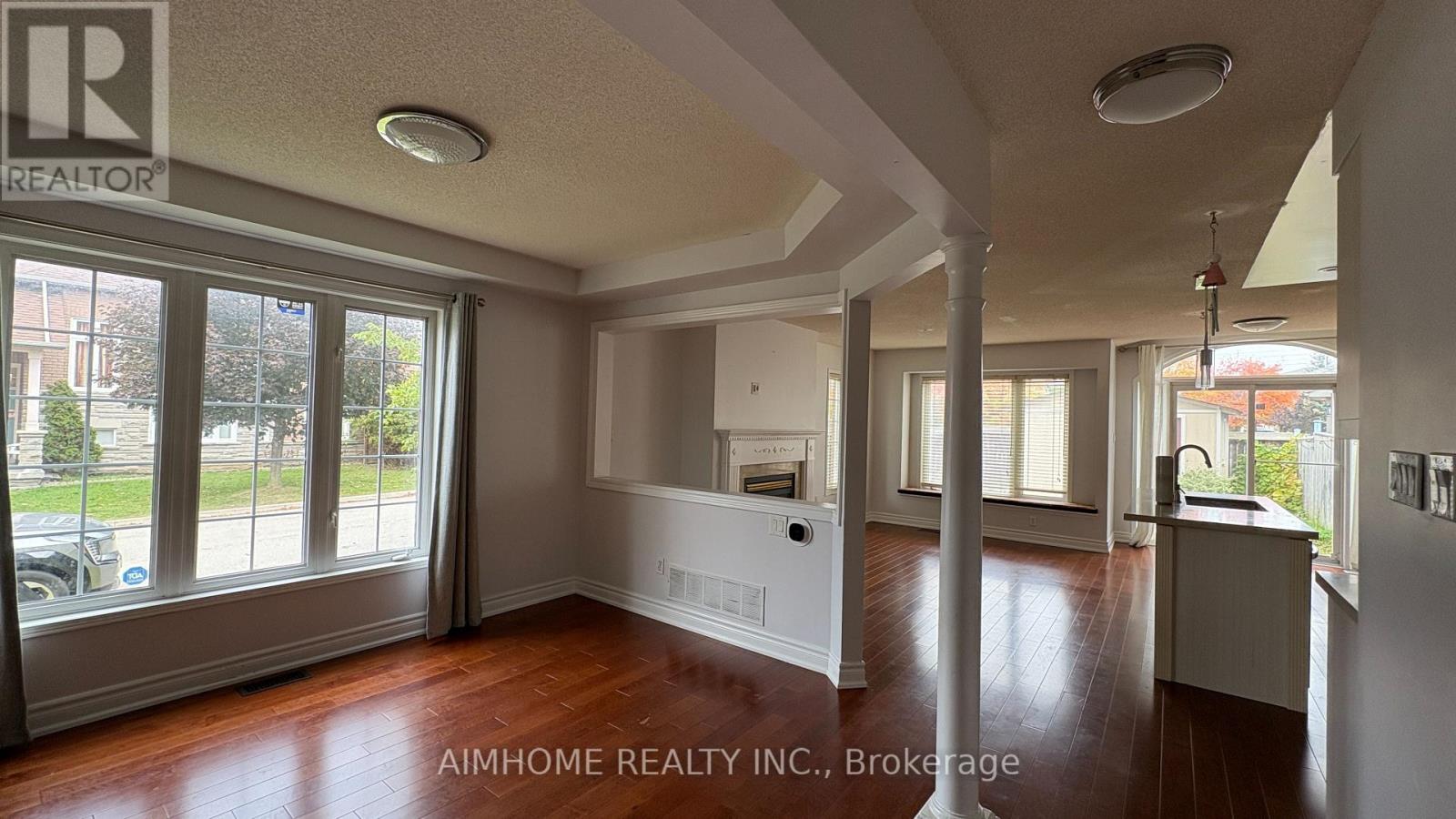 90 Briarhall Crescent, Markham, Ontario  L6C 2C7 - Photo 6 - N12468663