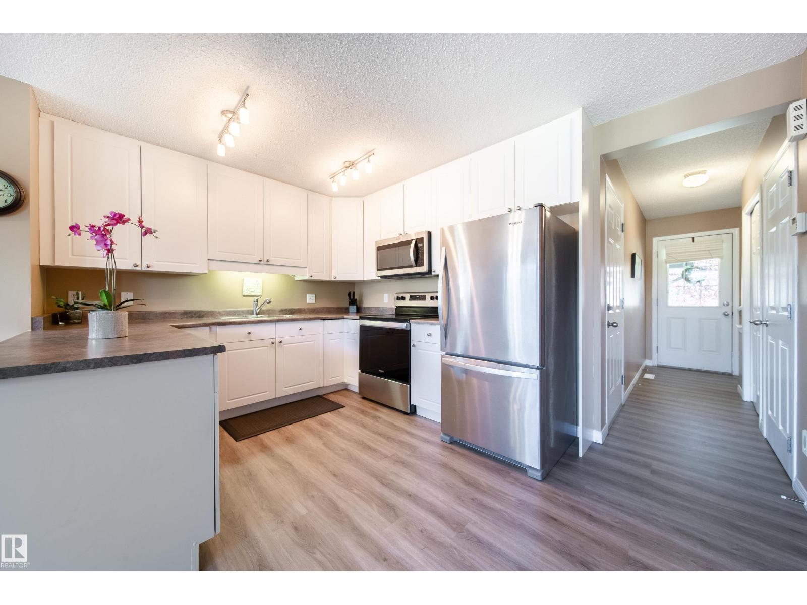 12208 16 Av Sw, Edmonton, Alberta  T6W 1L8 - Photo 1 - E4462529