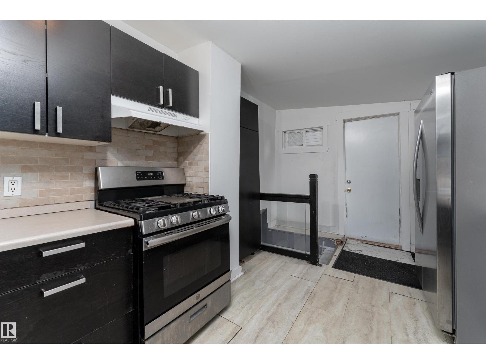 Property at 12018 95 ST NW image 4