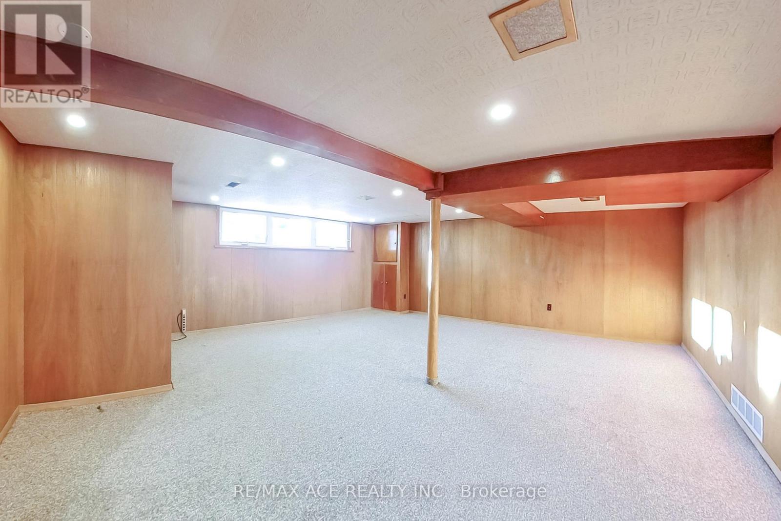 42 Swanhurst Boulevard, Mississauga, Ontario  L5N 1B7 - Photo 22 - W12468599