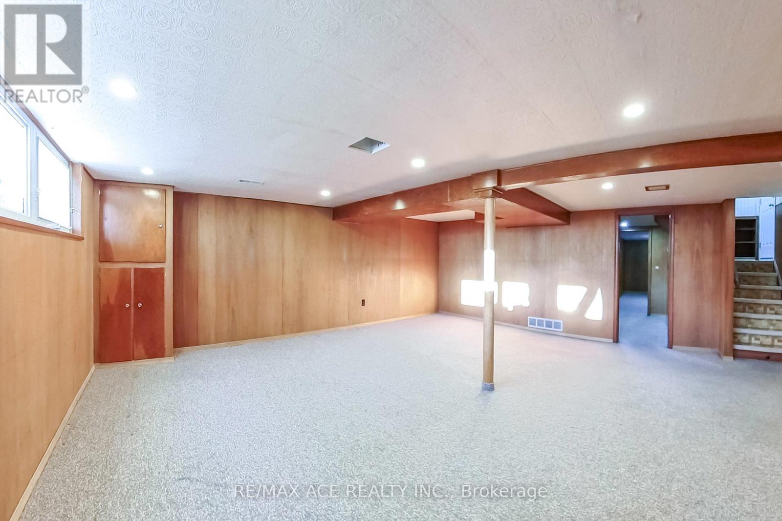 42 Swanhurst Boulevard, Mississauga, Ontario  L5N 1B7 - Photo 23 - W12468599