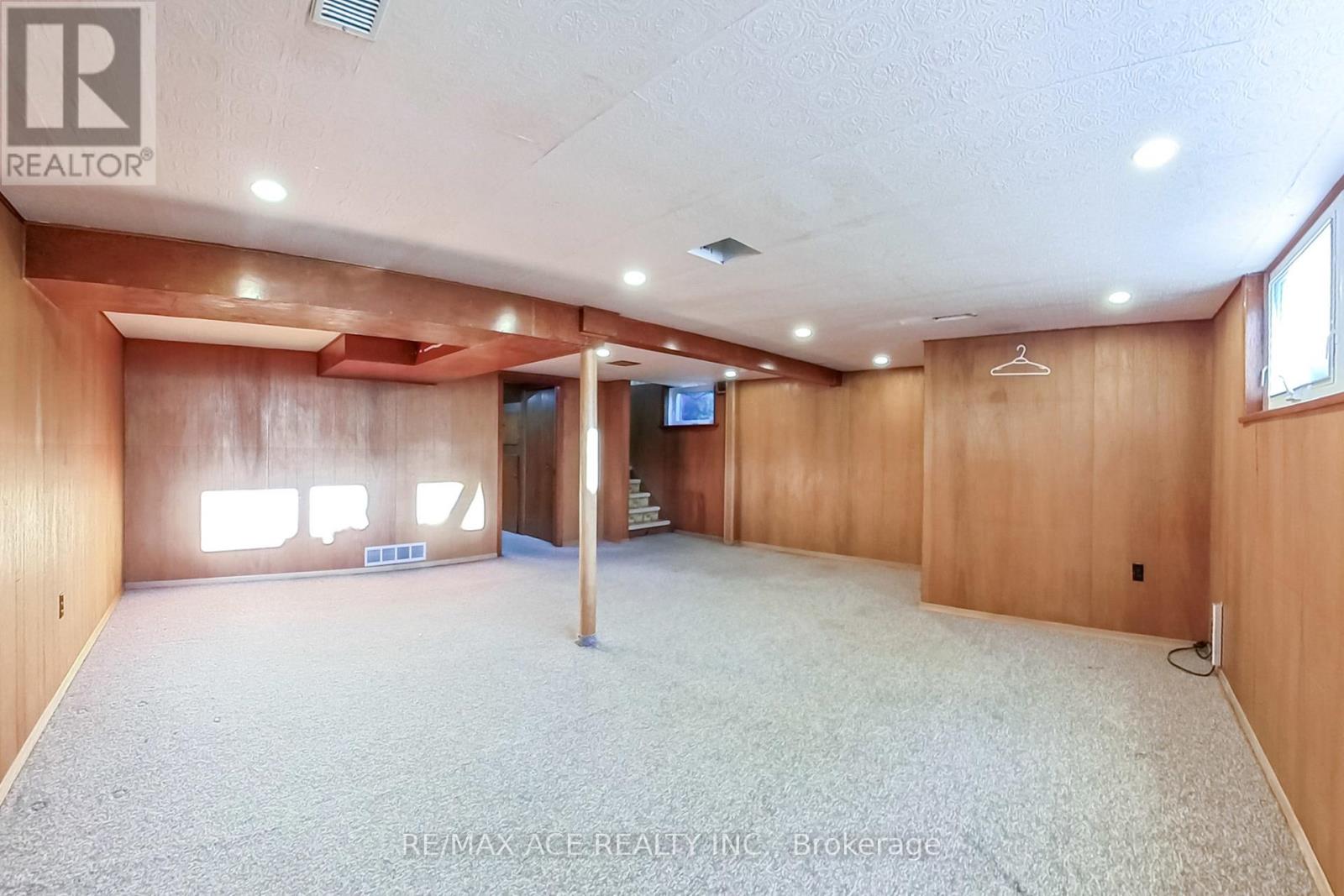 42 Swanhurst Boulevard, Mississauga, Ontario  L5N 1B7 - Photo 24 - W12468599