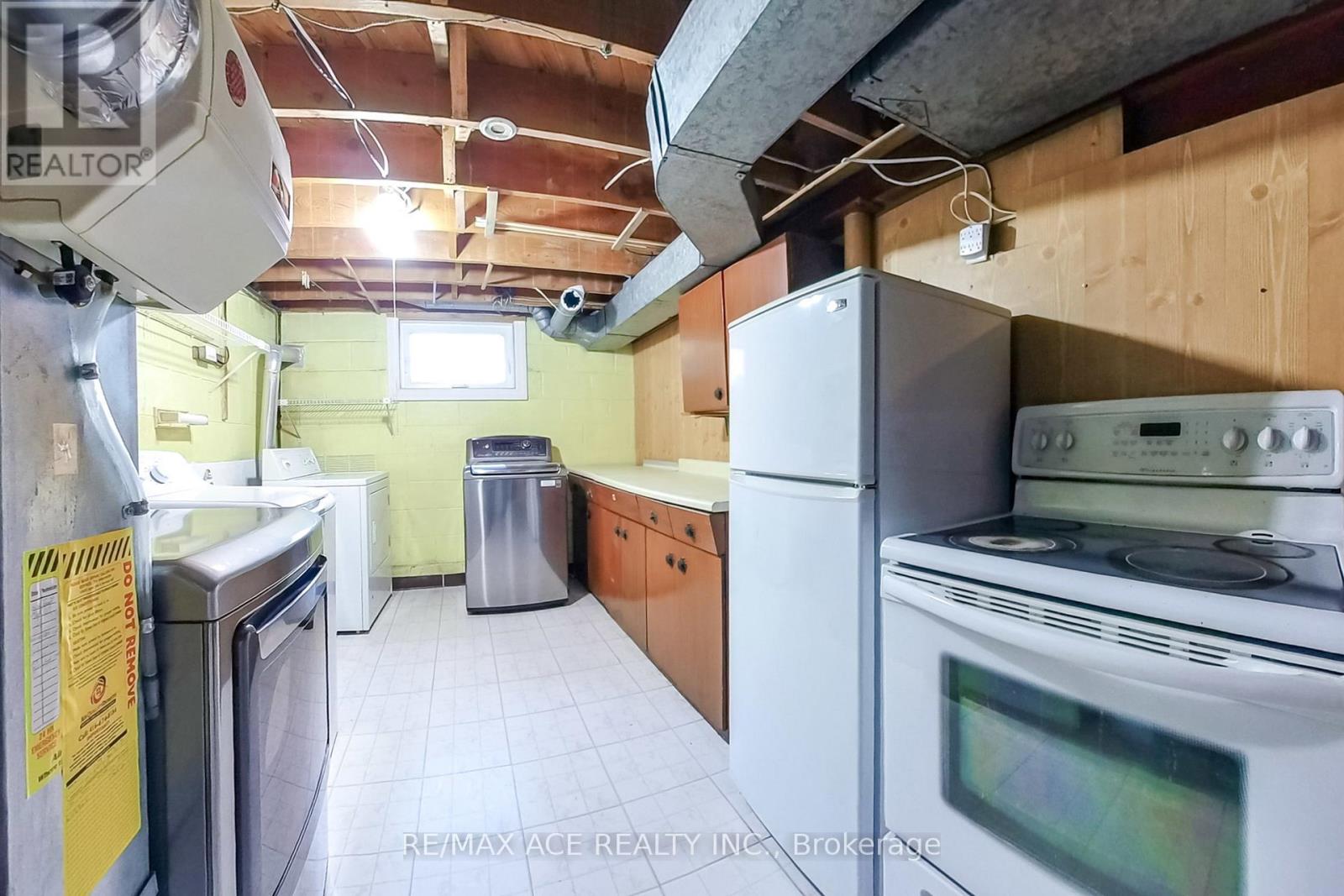 42 Swanhurst Boulevard, Mississauga, Ontario  L5N 1B7 - Photo 28 - W12468599