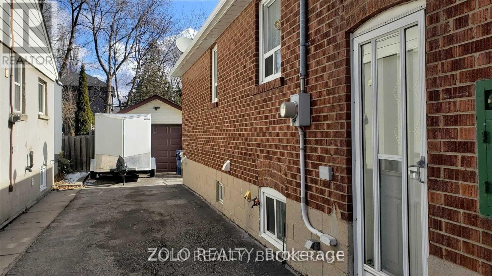23 Green Lanes, Toronto, Ontario  M8Z 4V5 - Photo 5 - W12468604
