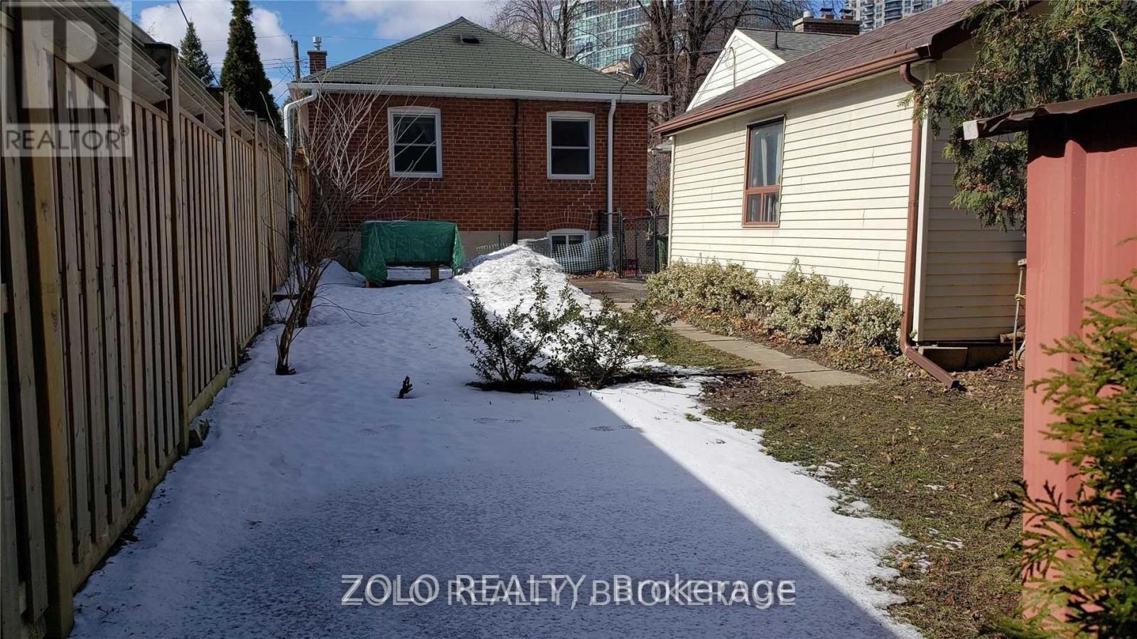 23 Green Lanes, Toronto, Ontario  M8Z 4V5 - Photo 7 - W12468604