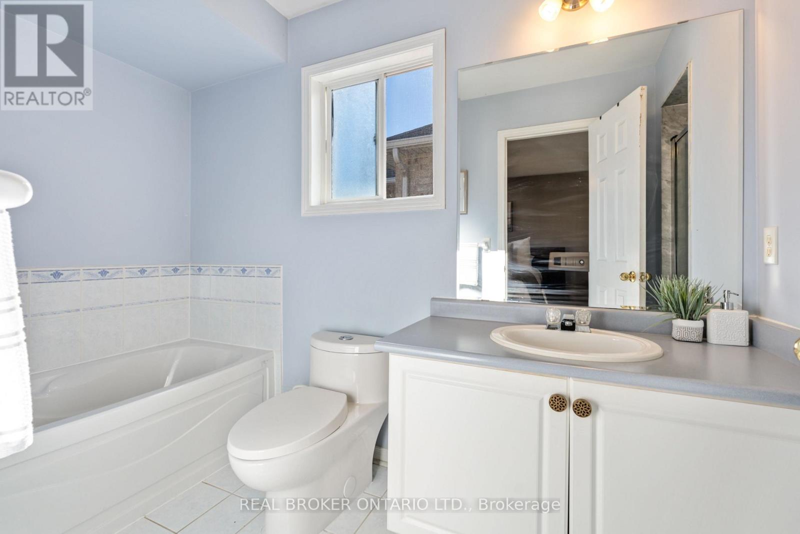 5654 Barbara Crescent, Burlington, Ontario  L7L 6X3 - Photo 21 - W12468612