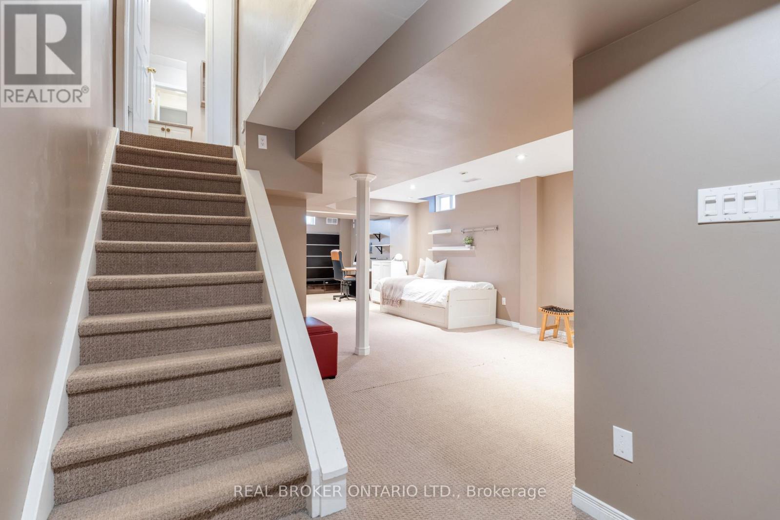 5654 Barbara Crescent, Burlington, Ontario  L7L 6X3 - Photo 30 - W12468612