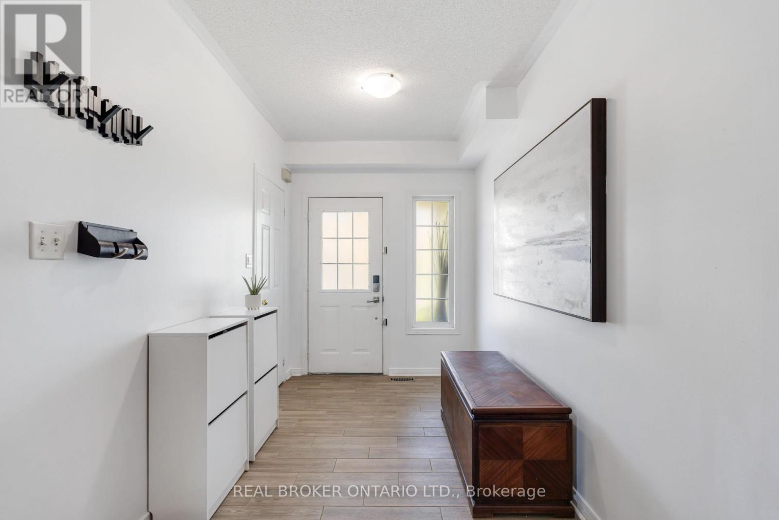 5654 Barbara Crescent, Burlington, Ontario  L7L 6X3 - Photo 4 - W12468612