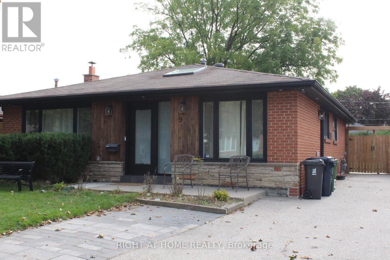 LOWER LEVEL - 9 FARLEY CRESCENT, Toronto, Ontario