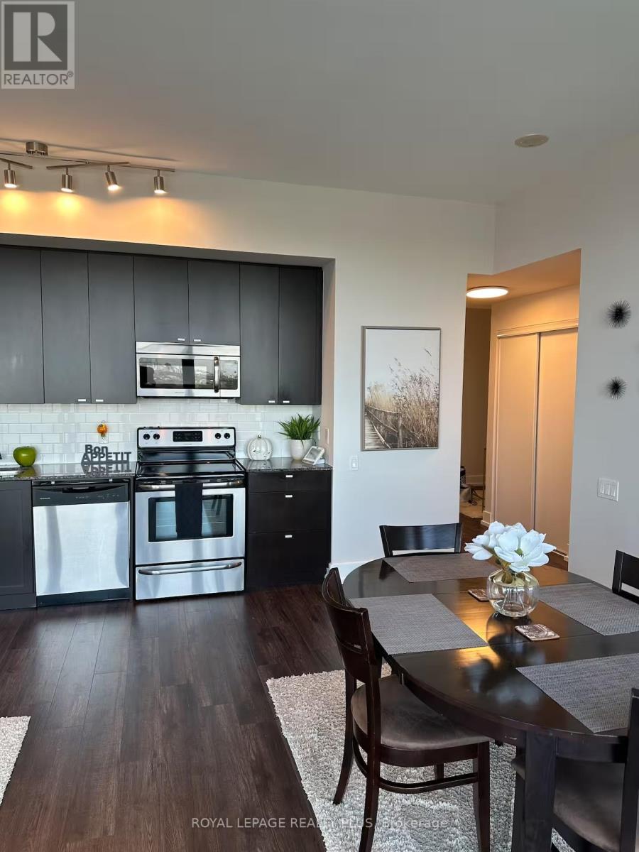 3415 - 105 The Queensway Avenue, Toronto, Ontario  M6S 5B5 - Photo 14 - W12468621